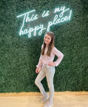 Mila Harris Instagram - 🌈 Happy place, happy face 😁 #weekend #vibes #saturday #chillin #happy #place #face #cheezin #live #love #life