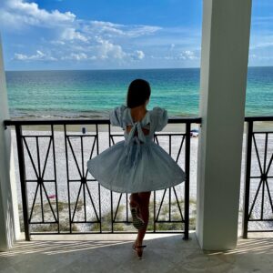 Mila Harris Instagram - ☀️ "Live in the sunshine, swim in the sea, drink up the wild air." 🌊#ralphwaldoemerson #summer #sea #sun #air #fun #wild #free #love #life #seasons #change #memories #reflections #dreamer