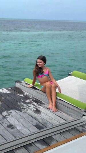 Mila Harris Instagram - 🥳 13 years old today!🎉Where has the time gone⏳? 

Happy Birthday Mila 💗 We love you so much! 

#milaharris #birthday #13 #live #best #life #love #mila