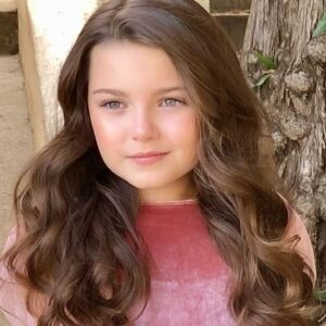 Mila Harris Instagram - ⭐️ “Acting is not about being someone different. It’s finding the similarity in what is apparently different, then finding myself in there” - MerylStreep 🤩 🙏🏻Good luck tonight everyone 🥰 #oscars #tonight #wordsofwisdom #legend #actor #professional #hollywood #awards #dreams #oneday #goals #passion #life #arts #drama #film #forever #love #life