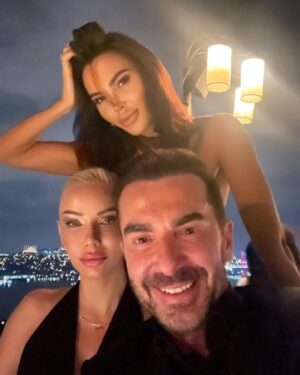 Mila Kalađurđević Instagram - Friends are gold 🥇 #istanbul  we are the best f…. the rest 😂😂😂