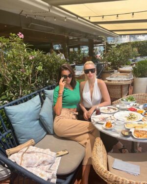 Mila Kalađurđević Instagram - Avukatımla yeni anlaşmalara🤝💪
@av.pinarkaya