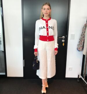 Milena Tscharntke Instagram - My first look with chanel for @studiohamburgnachwuchspreis last year. Excited for the Métiers d‘Art Show tonight :)