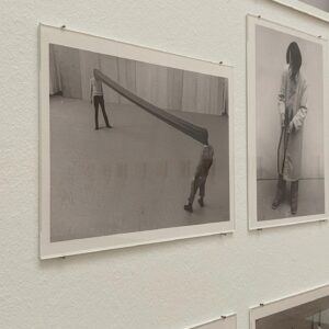 Milena Tscharntke Instagram - Die Ausstellung Franz Erhard Walther. Shifting Perspectives, für die ich den Audioguide gesprochen hab läuft noch bin zum 29.11. !! wirklich sehenswert 🤓