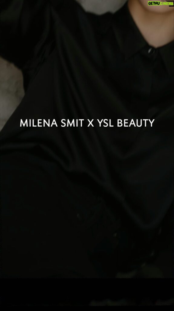 Milena Smit Instagram - Descubre la elegancia de la temporada con el nuevo labial Rouge Pur Couture de @yslbeauty ✨💄 #YSLBeauty #Makeuplook #Embajadora
