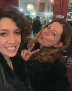 Militta Bora Instagram - c'est n'importe quoi !! 💙🤍❤️