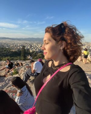 Militta Bora Instagram - Muy lunita en Taurus y Sol En casa 9🩷 Easters Family & Love. Pascuas familia y amor. 
#paris #athenas #family #easters