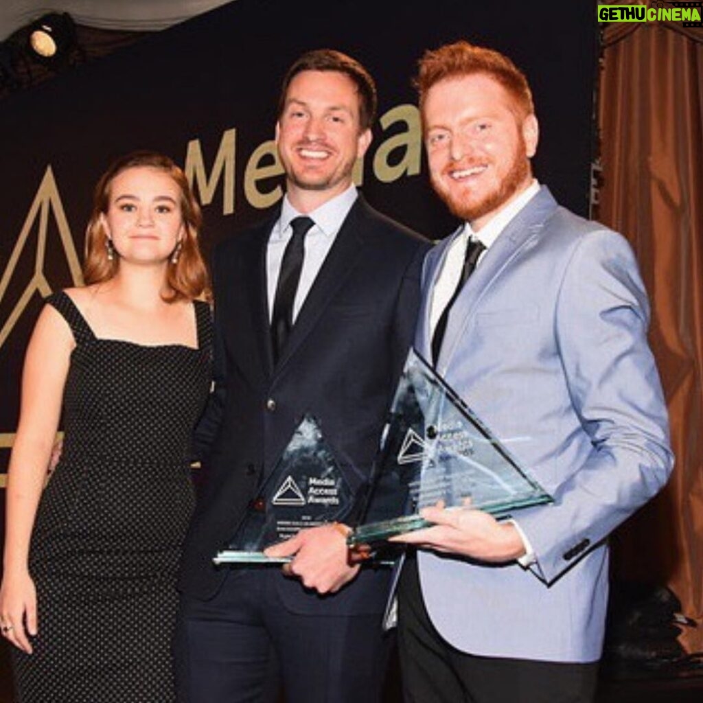 Millicent Simmonds Instagram - I was honored to present an award to @beckandwoods and @johnkrasinski for writing A Quiet Place at the Media Access Awards. Congrats you guys! 🏆