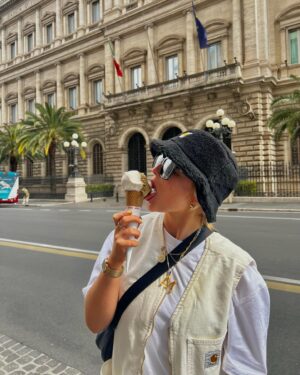 Millie Gibson Instagram - Aprile dolce dormire'