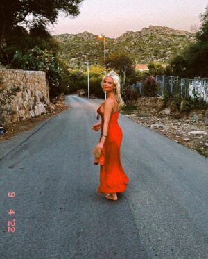 Millie Gibson Instagram - La Maddalena 22’ 📀