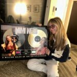 Mimi Webb Instagram – 🫀🫀my month breakdown so far: 

1. Studio has been INCREDIBLE I can’t wait for you guys to hear this music & when I say new I mean NEW 🤣 I’m finally getting to know myself better❤️ 
2. I got my biggest plaque everrr!! whaattt crazy moment 
3. Countryside walks with my pups 🐶 
4. Dinner with the parents ❤️ god I love them 
5. My girlies taking pics of Rebecca’s bow & dress sexyyyyy
6. Studio day with LEGENDS!!
7. Beef Wellington my favorite food on the planet recently lol 
8. & my amazing day at the Greenwich food bank helping out with @trusselltrust (lots more content coming around that & I can’t wait to share!!!) ❤️ so much love !!!