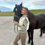 Mimi Webb Instagram - meet my horsey life 🫀❤️