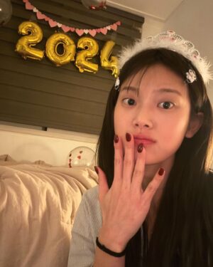 Min-seo Thumbnail - 9.7K Likes - Top Liked Instagram Posts and Photos