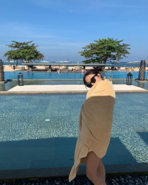Min Do-hee Instagram - 벌써 발리 또 오고싶어지는데 (?)
뒤죽박죽 마음대로 보낸 하루처럼 사진도 뒤죽박죽 🏊🏻‍♀️💙☀️🍺🧊🎽🏝️