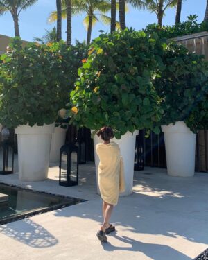 Min Do-hee Instagram - 벌써 발리 또 오고싶어지는데 (?)
뒤죽박죽 마음대로 보낸 하루처럼 사진도 뒤죽박죽 🏊🏻‍♀️💙☀️🍺🧊🎽🏝️