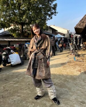 Mina Fujii Instagram - .
妃叉那🧞‍♀️
Her name is Hisana🧞‍♀️

#僕の愛しい妖怪ガールフレンド
#三木孝浩監督
#나의사랑스러운요괴걸프렌드
