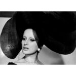 Mina Instagram - Conversazione