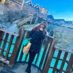 Mina Shirakawa Instagram - 草津は激寒でした！！マイナス4度だった🥶 自然は沢山のパワーと癒しをくれるなぁ。 #STARDOM #MinaShirakawa #prowrestling #草津 #草津温泉 #温泉 #湯畑 #valentino #tralel