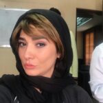 Mina Vahid Instagram - تست گريمه...موهام پوستيژه... بهم مياد؟