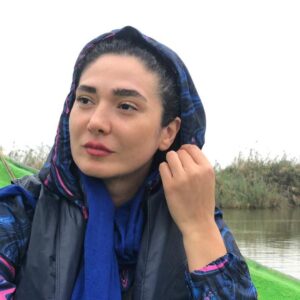 Mina Vahid Instagram - پاييز كه ميشه هواي رشت مياد سراغم،هواي بارون ،هواي بيخيالي،كودكي...
هوس ميكنم بيام رشت پيش مامان حرف دل بزنم.غروبا بشينم با دوستام رو تراس با صداي بارون چايي بخوريم و بخنديم...
رشت...رشت...رشت
شهر منحصر به فرد من،با فرهنگ مخصوص به خودش كه هركي رو عاشق خودش ميكنه.