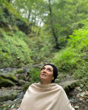 Mina Vahid Instagram - وقتی میرم طبیعت،دیگه احساس تنهایی نمی کنم.حس می کنم یه تیکه از وجودم متعلق به طبیعته که بهش بر می گرده.
#دیلمان