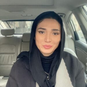 Mina Vahid Instagram - سلام به همه
خوشحالم که بازم کنارتونم
ممنون از همه فن پیج هام که این مدت جام رو پر کردن 
آرزو می کنم روزهای آخر سال رو به شادی بگذرونید🙏🏻🌺🌺🌺