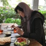Mina Vahid Instagram - اشتباه كردن تو زندگي،اجتناب ناپذيره،اما من مي دونم كه اشتباهه و گاهي عمدا مي خوام راه درست رو نرم،خب منم آدمم!!