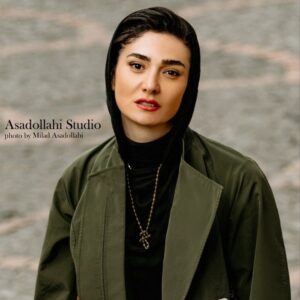 Mina Vahid Instagram - سنكا مي گويد:آنچه ما را عصباني مي كند ،برداشت هاي خوشبينانه خطرناكي درباره چگونگي جهان و ديگر افراد است.هرگاه از اميدواري بيش از حد دست برداريم،ديگر عصباني نخواهيم شد.(تسلي بخشي هاي فلسفه)