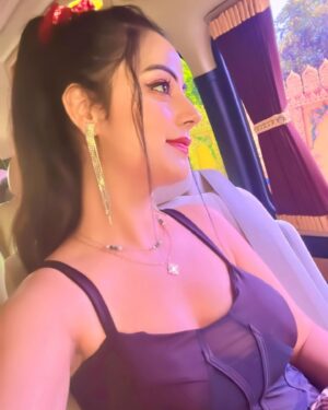 Minakshi Jaiswal Instagram - Telgumovie Shootdaires❤️ #shootdaires #whitegram #hotcouture #fashiongram #actress #Minakshijaiswal #Mumbai