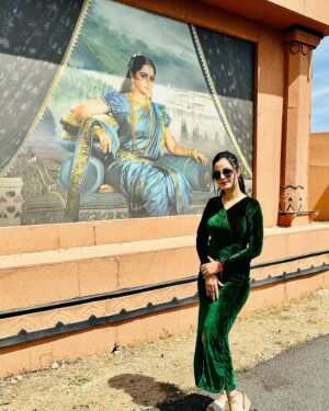 Minakshi Jaiswal Instagram - Ramojifilmcity 💚 #ramojifilmcity #shootdairies