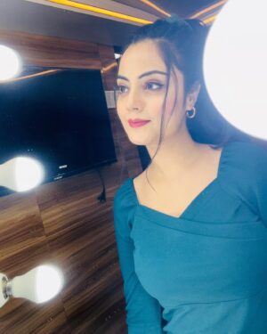 Minakshi Jaiswal Instagram - 💙💙💙💙💙 #bts #movie #actress #Minakshijaiswal #Mumbai #vizag #withregram