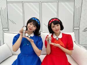 Minami Takahashi Instagram - なんとみぃちゃんと二人で出演するアース製薬さんの新CMが今日からオンエア開始となりますー🤗✨
実は二人でCM出演するのは初なんです！
私たちもびっくりしたスゴい商品とキャラ設定についてはアース公式サイトをご覧ください✨
https://www.earth.jp/gokish/

#アース製薬
 #ゴキッシュ
 #PR