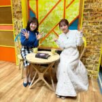 Minami Takahashi Instagram - TBS ひるおび 今年ラストの水曜日出演でした✨☺️ 今年は愛さんとご飯行ったり、ノースリーブスのLIVEに来てもらえたり嬉しかったなー！ 来年はアフタヌーンティー絶対行きましょうね🥺✨ 今年もありがとうございました✨ #ひるおび #TBS #tv 衣装👗 トップス・スカート @violettaofficial_jp イヤリング @lanvin_en_bleu_womens ブーツ @dianashoespress