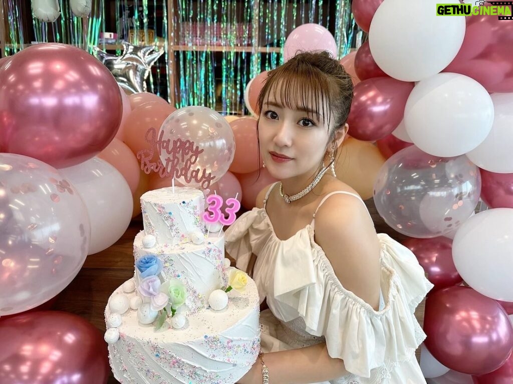 Minami Takahashi Instagram - ファンクラブCheeky eyes MINAMI TAKAHASHI Birthday Talk Event 2024✨✨ お越しくださった皆さんありがとうございました🌸🥺 今年初の対面イベント！ 久しぶりに皆さんにお会いできて嬉しかったです✨ ゆる企画にカオス企画に盛り沢山でお届けしました😂 楽しんでいただけていたら幸いです！ 1部は白衣装でしたー✨🤗 #みなみバースデー33 #ファンクラブイベント #cheekyeyes #バースデーイベント 衣装👗 ワンピース @honeymihoney_official チョーカー　ブレスレット @niita_official イヤリング @ohrorajewelry サンダル @dianashoespress