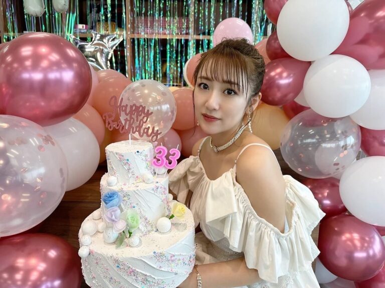 Minami Takahashi Instagram - ファンクラブCheeky eyes MINAMI TAKAHASHI Birthday Talk Event 2024✨✨ お越しくださった皆さんありがとうございました🌸🥺 今年初の対面イベント！ 久しぶりに皆さんにお会いできて嬉しかったです✨ ゆる企画にカオス企画に盛り沢山でお届けしました😂 楽しんでいただけていたら幸いです！ 1部は白衣装でしたー✨🤗 #みなみバースデー33 #ファンクラブイベント #cheekyeyes #バースデーイベント 衣装👗 ワンピース @honeymihoney_official チョーカー　ブレスレット @niita_official イヤリング @ohrorajewelry サンダル @dianashoespress