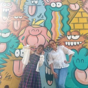 Minami Takahashi Instagram - BS12 「ハワイに恋して！」
4月〜6月シーズンゲストとして出演させていただいてます✨🌺

今回はドライブで行く映えスポット巡りー✨🚗
ハワイの映えスポットで写真を撮りまくりました😂✨
本日5月5日18時から！
ぜひご覧ください✨🥺

#ハワイに恋して
#ハワ恋
#BS12
#ハワイ

衣装👗
シャツ
＠elendeek
トップス　スカート
@amerivintage
イヤリング
@angel_kobo_