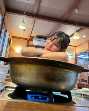 MindaRyn Instagram - 鴨鍋最高〜

นาเบะเป็ดที่ดีย์งาม~

Duck hot pot is the best~

🦆✨🍲