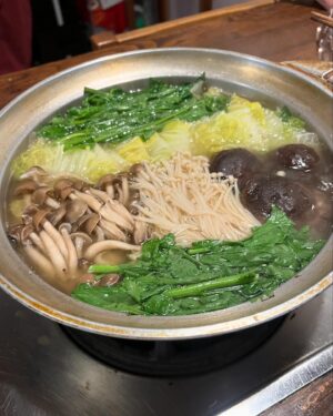 MindaRyn Instagram - 鴨鍋最高〜

นาเบะเป็ดที่ดีย์งาม~

Duck hot pot is the best~

🦆✨🍲