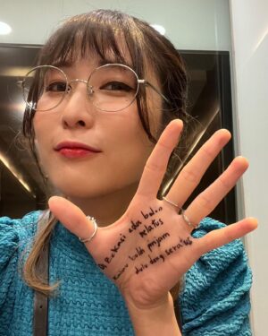 MindaRyn Instagram - kalau boleh pinjam dulu dong seratus😂