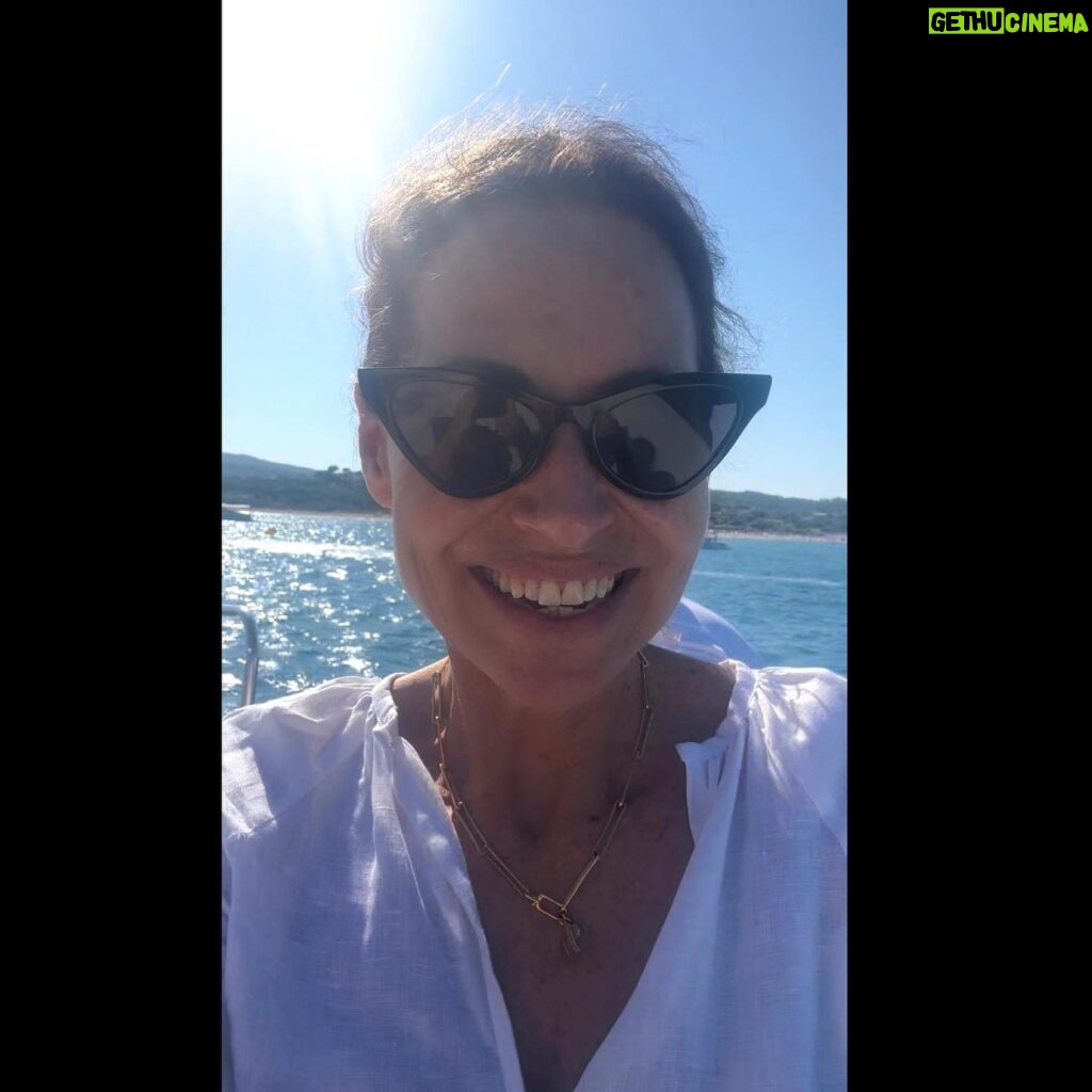 Minnie Driver Instagram - Nowhere better than by the sea with people I love. Salty face, salty chips, weird tan lines from my overly complicated swimsuit. Thank you C F☀️⛵️🤿👙🏊‍♀️