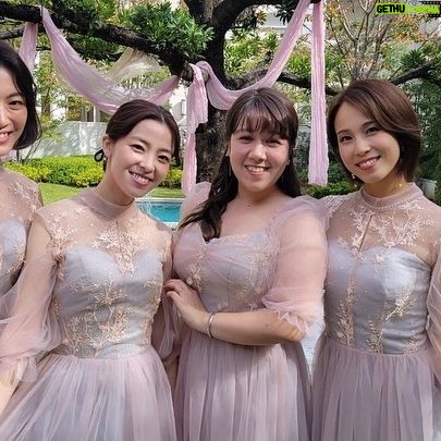 Minori Inudo Instagram - 心の底からおめでとう☺️🩷わくわくする結婚式で えー！なにこれすごいー！って終始なってた🥹🥹 いつも優しいまさみ、 初めましてだけど 優しさ溢れまくっている旦那さん👰‍♀️🤵‍♂️ 末長くお幸せに🩷 _____________ 今回 余興ですっごく久しぶりに "ダメもとLOVE"❤️ 踊ったよ🥰 楽しかった〜🌸 意外と身体は覚えてた😉 (ちょっと間違えたけど)笑 このメンバーで踊れるなんてすごすぎる🥹 こんな機会を作ってくれて ありがとう😭 #結婚式 #OS⭐︎U #名古屋