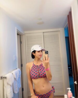 Minori Inudo Instagram - カラフルなのもいいね🌈

#グアム
#夏休み