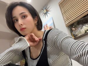 Minori Inudo Instagram - ショートボブ💇‍♀️✨
.
.
おすすめの韓国ドラマ
なんですか？🌸
ハマりたいのに何みても
ハマれない、笑