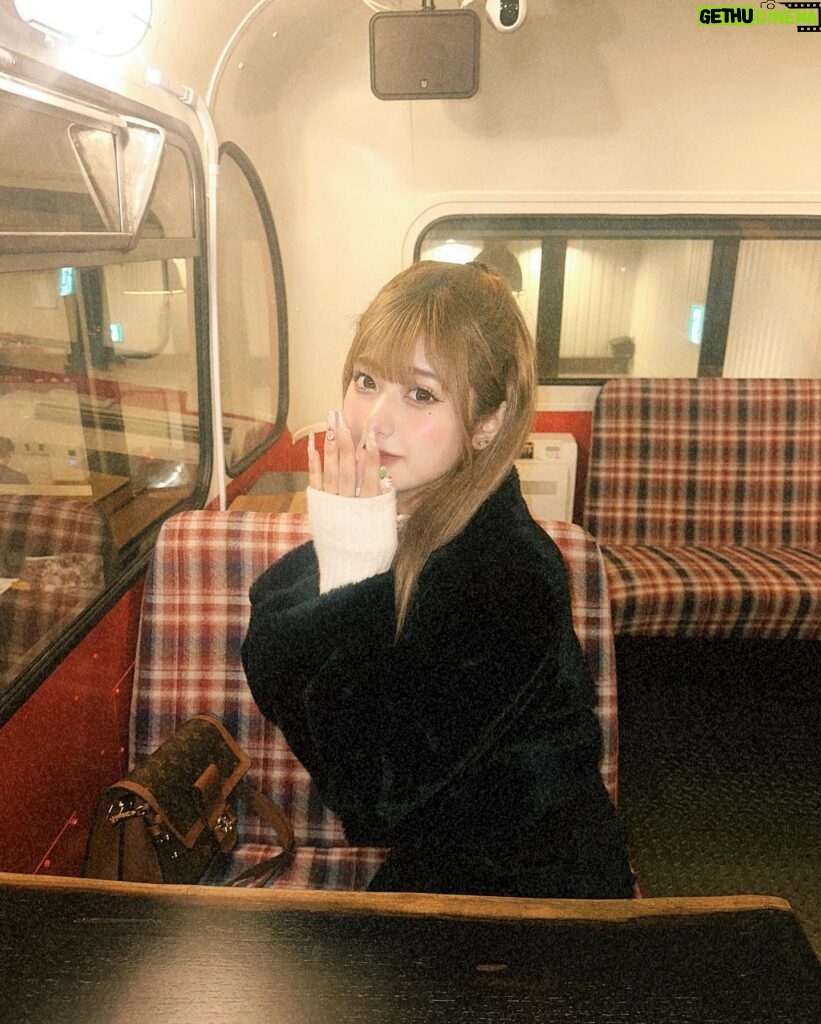 Mirai Yokoda Instagram - ここのカフェ可愛すぎて写真撮りまくった🥹♡