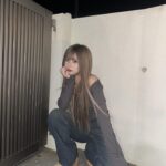 Mirai Yokoda Instagram - SHEINで冬服コーデ選んでみた🙏🏻🩷 お買い上げ金額1～5,999円まではセール価格より15%OFF、6,000円以上は20%OFFが適用されるよ〜🖖🏻🖖🏻 利用期限は、1月31日まで！！！ 1コーデ目 トップス → 12032061 ジーンズ →13651883 ブーツ → 21414991 2コーデ目 トップス→ 12927960 ジーンズ→ 13652152 ブーツ→21414991 どっちも可愛くてお気に入り💚💚 【試すたび、好きが見つかる。届くたび、好きが増えてく】🩷🩷 クーポンコードは、【BFJP216】 みんなチェックしてみてね🌙 #PR #SHEINGoodFinds#SHEINblackfriday #SHEINforAll #loveshein #ad #saveinstyle @shein_japan