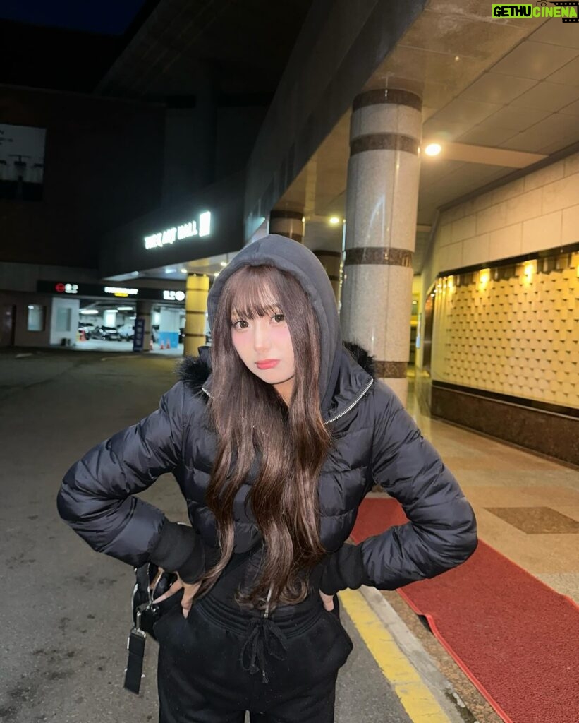 Mirai Yokoda Instagram - ぷぷぷおはよう 暗め髪の毛どー？🫶🏻