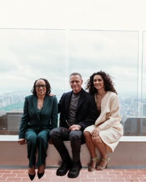 Miranda Rae Mayo Instagram - the Windy City crew takes on the Big Apple! 🏙️

📸: @rockefellercenter