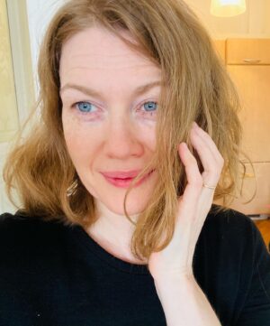 Mireille Enos Instagram - Travel Day... thank you for all the lovely support this last week.  les jours se suivent mais ne se ressemblent pas