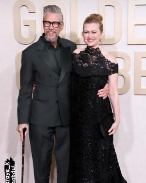 Mireille Enos Instagram - A Wonderful night at the Golden Globes celebrating my love Alan Ruck and the incredible SUCCESSION! Thank you glam team @jeanannwilliams @matthewholmanhair @laurenandersen