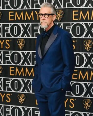 Mireille Enos Instagram - Such a wonderful night at the Emmy’s celebrating Succession, Alan Ruck and family. Thank you glam team! @jeanannwilliams @matthewholmanhair @laurenandersen